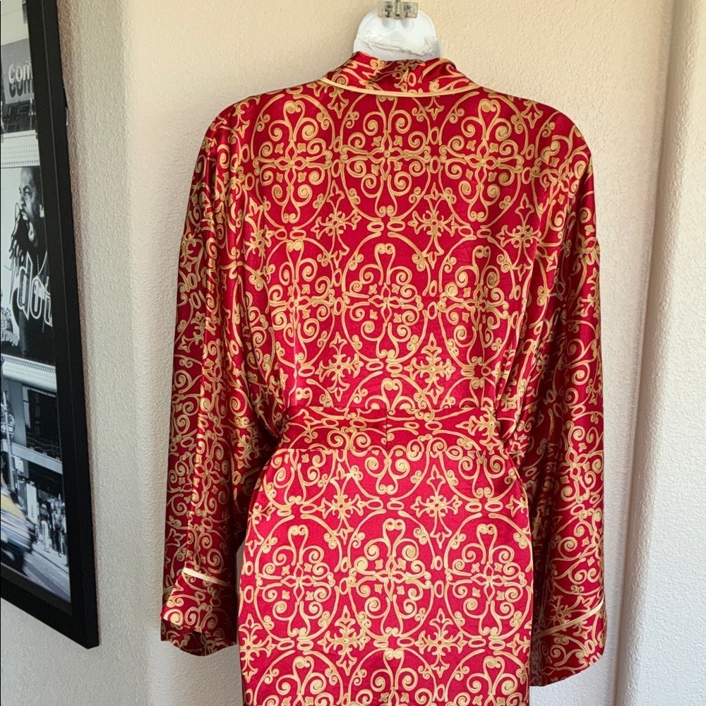 Natori Private Luxuries Robe Women L, Red/Gold Satin Robe Belt, Gold Piping. EUC - Picture 5 of 15